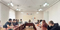 Педагог-организатор молодёжного центра «Ровесник» из города Салават Галиахметова Розалия провела в Уфимском колледже индустрии питания и сервиса беседу, приуроченную ко Дню солидарности в борьбе с терроризмом - Администрация г. Салават